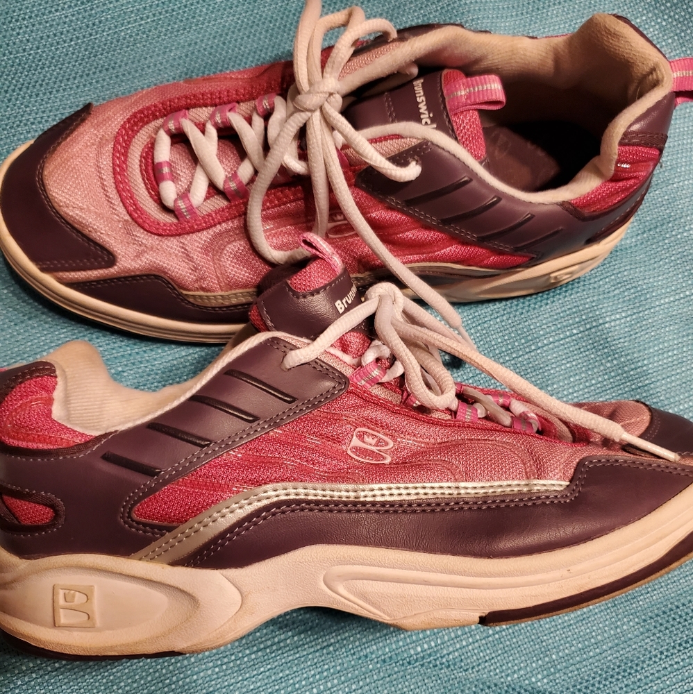 Women's Brunswick bowling shoes